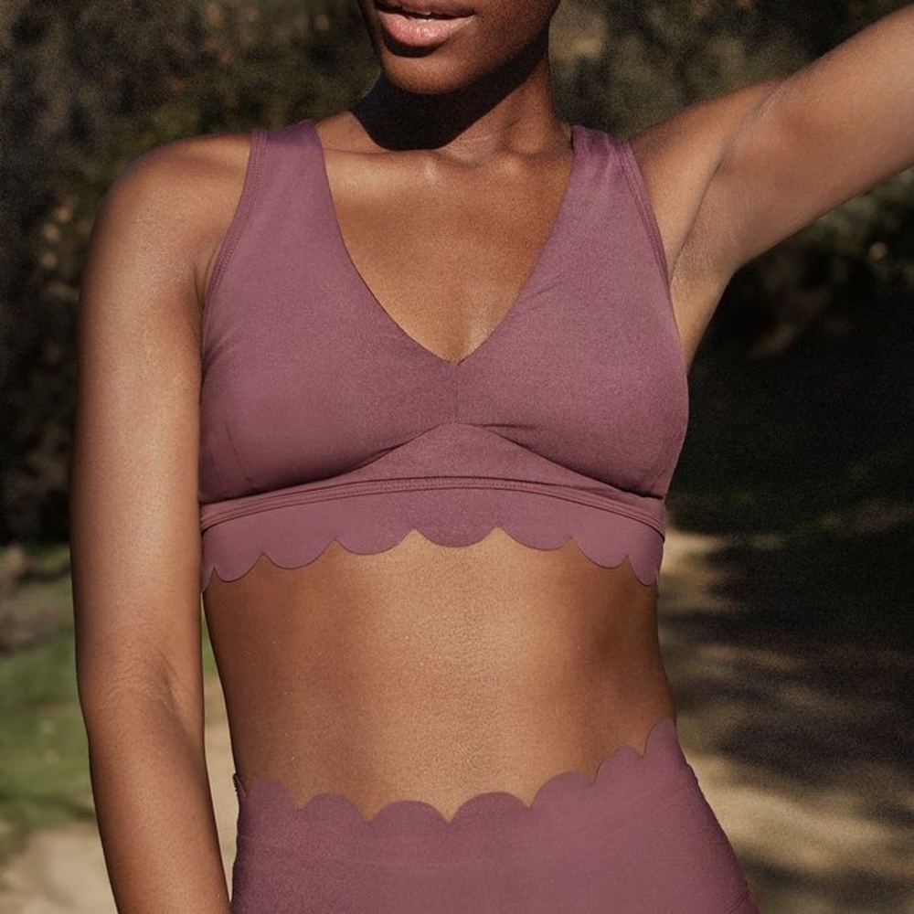 Joy Lab Scalloped Cut Sport Bra & Leggings